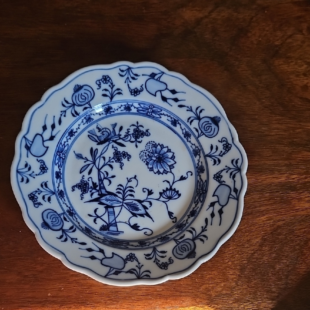 Blue and White Meissen Blue Onion Floral Porcelain Salad Plate.